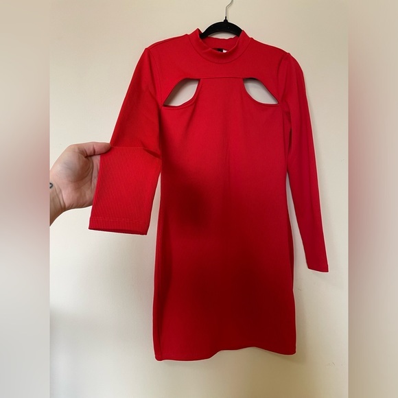 H&M Dresses & Skirts - H&M Caliente Bodycon‎ Cutout Ribbed Mini Dress - M